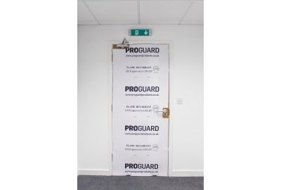 How to protect doors in transit and on site?